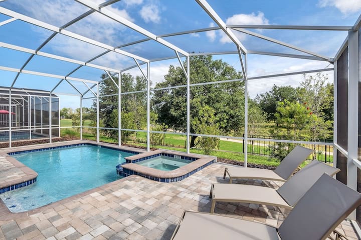 Still Open Memorial Day — Spa, Pool & 2 Waterparks - Four Corners