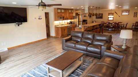 Falls Overlook Lodge - Ohiopyle State Park Escape