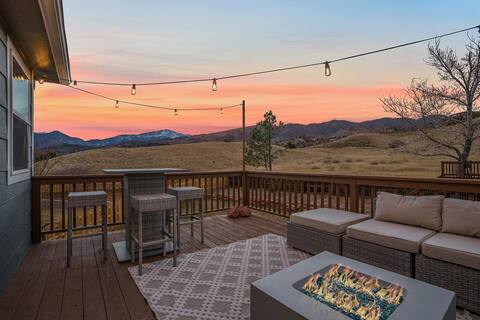 Hikes, Views, Hot tub, Gaming Basement