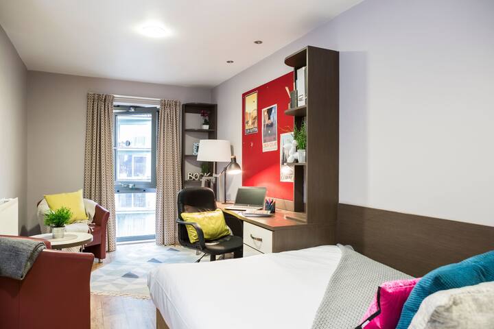 Exceptional Accommodations: Explore Airbnb Options in London - Types of Exceptional Accommodations