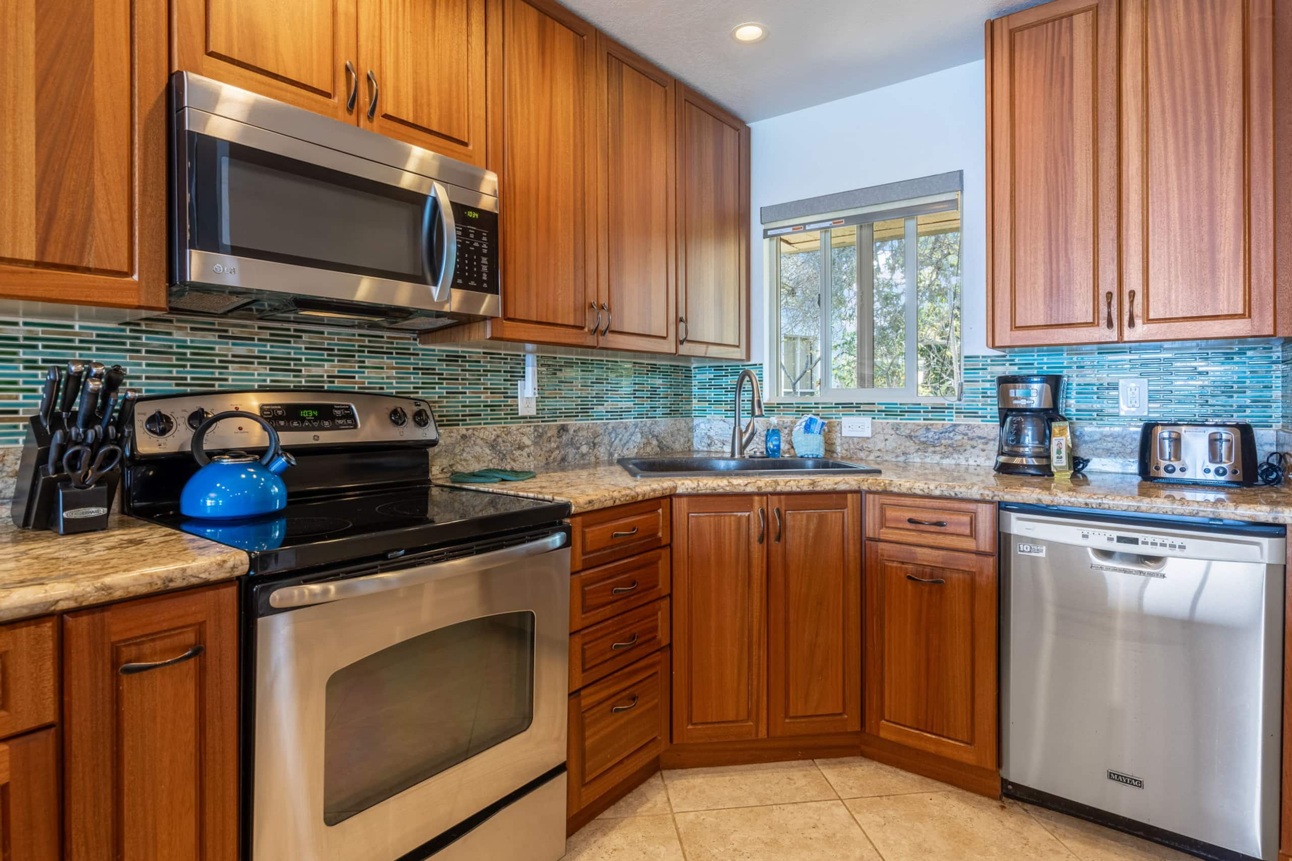 Condo in Lahaina · ★4.96 · 2 bedrooms · 3 beds · 2 baths - Image 20