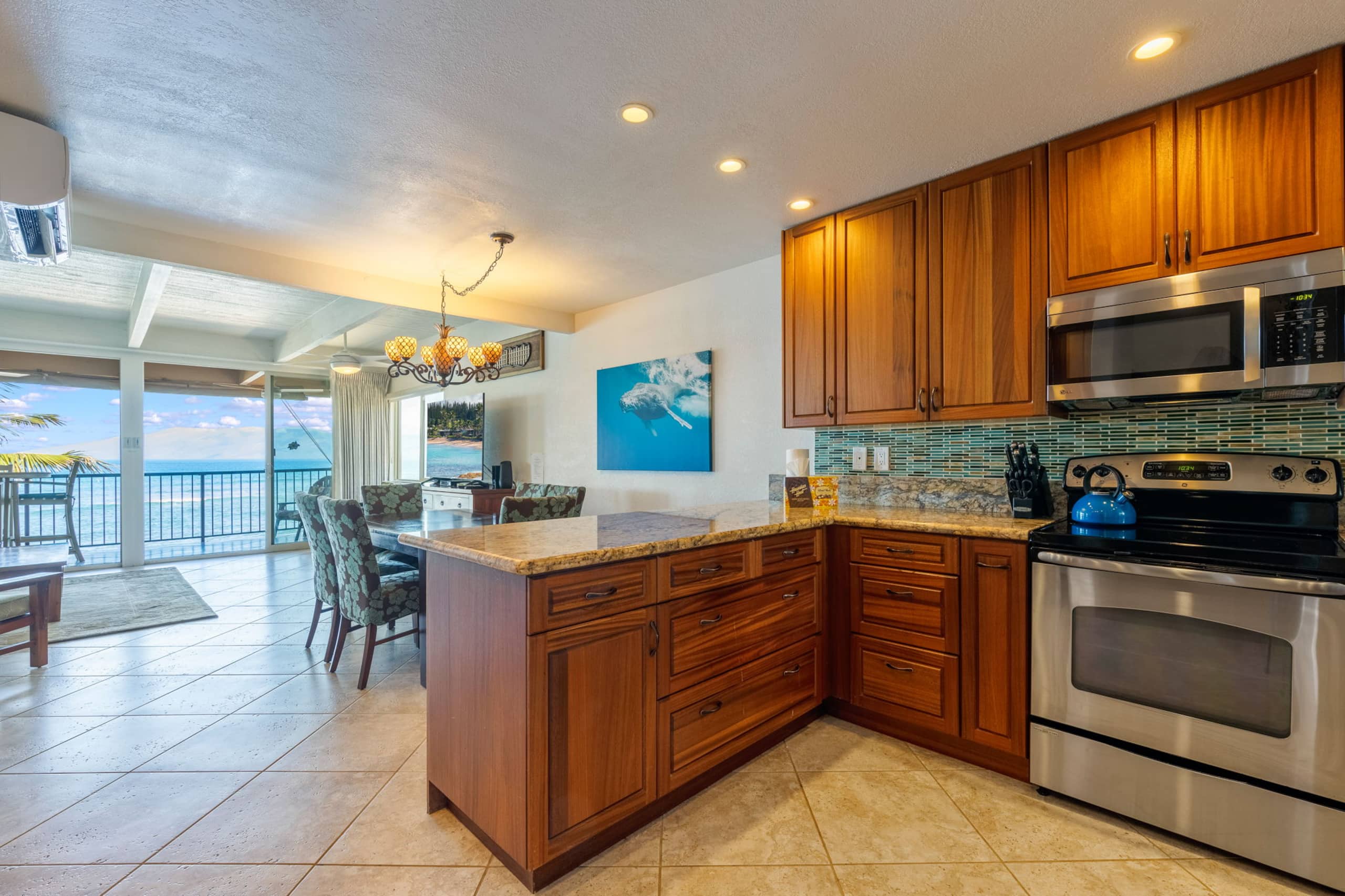 Condo in Lahaina · ★4.96 · 2 bedrooms · 3 beds · 2 baths - Image 19