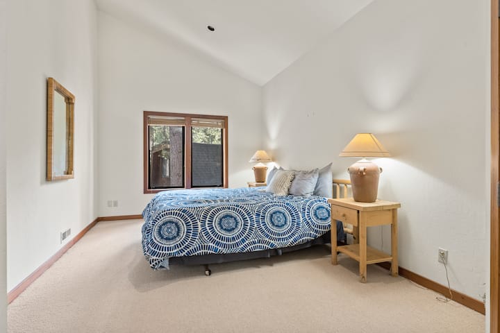 Chumba cha kulala cha 7 chenye kitanda cha king.