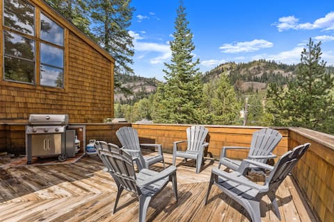 Rocky Alpine Lodge - Indoor Hot Tub