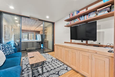 Rocky Alpine Lodge - Gameroom, Hot Tub