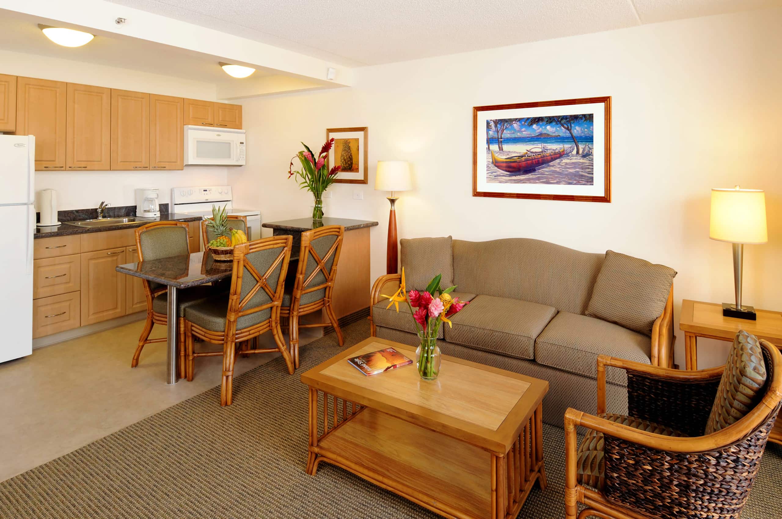 Condo in Honolulu · ★4.33 · 2 bedrooms · 2 beds · 1 shared bath - Image 5