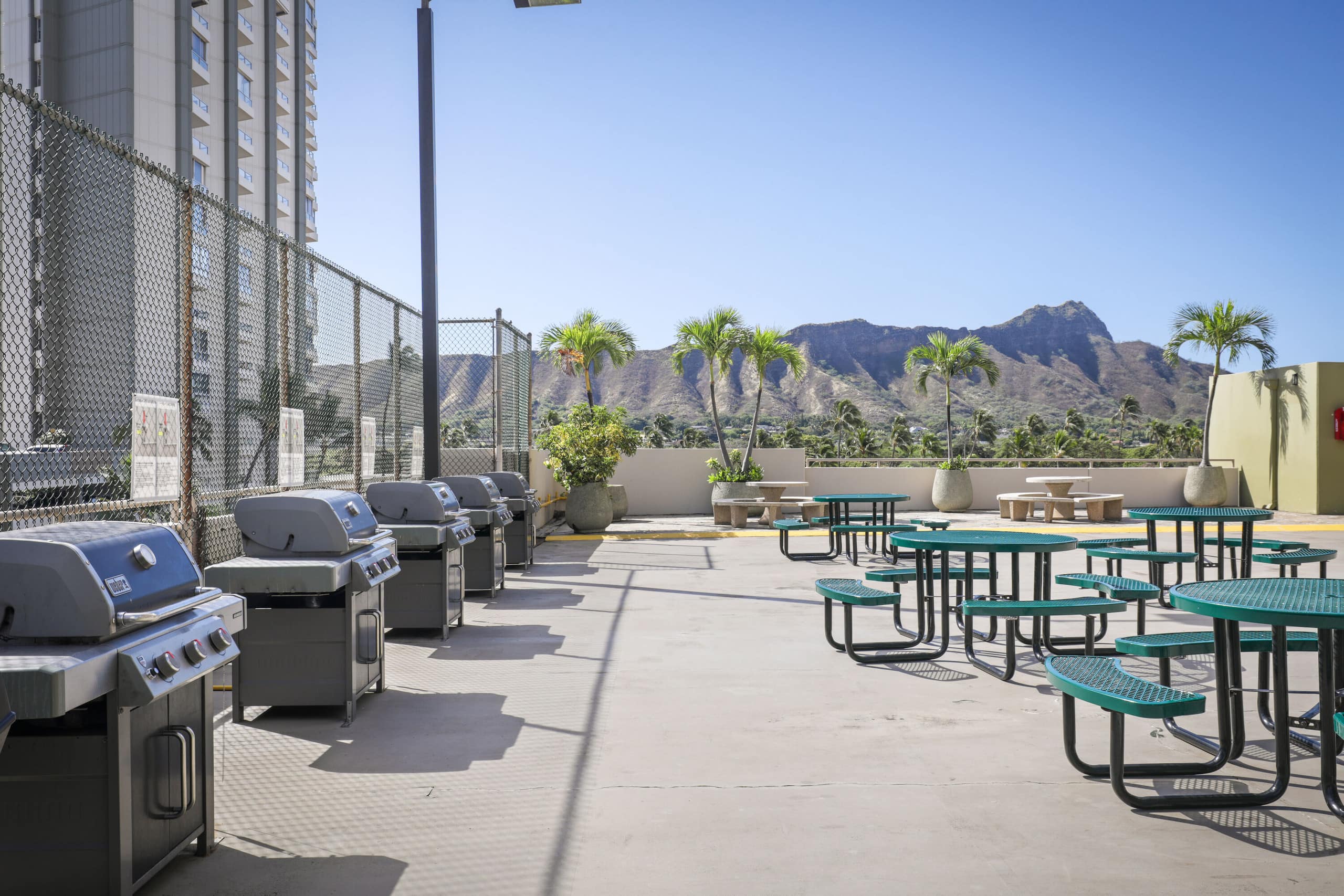 Condo in Honolulu · ★4.33 · 2 bedrooms · 2 beds · 1 shared bath - Image 31