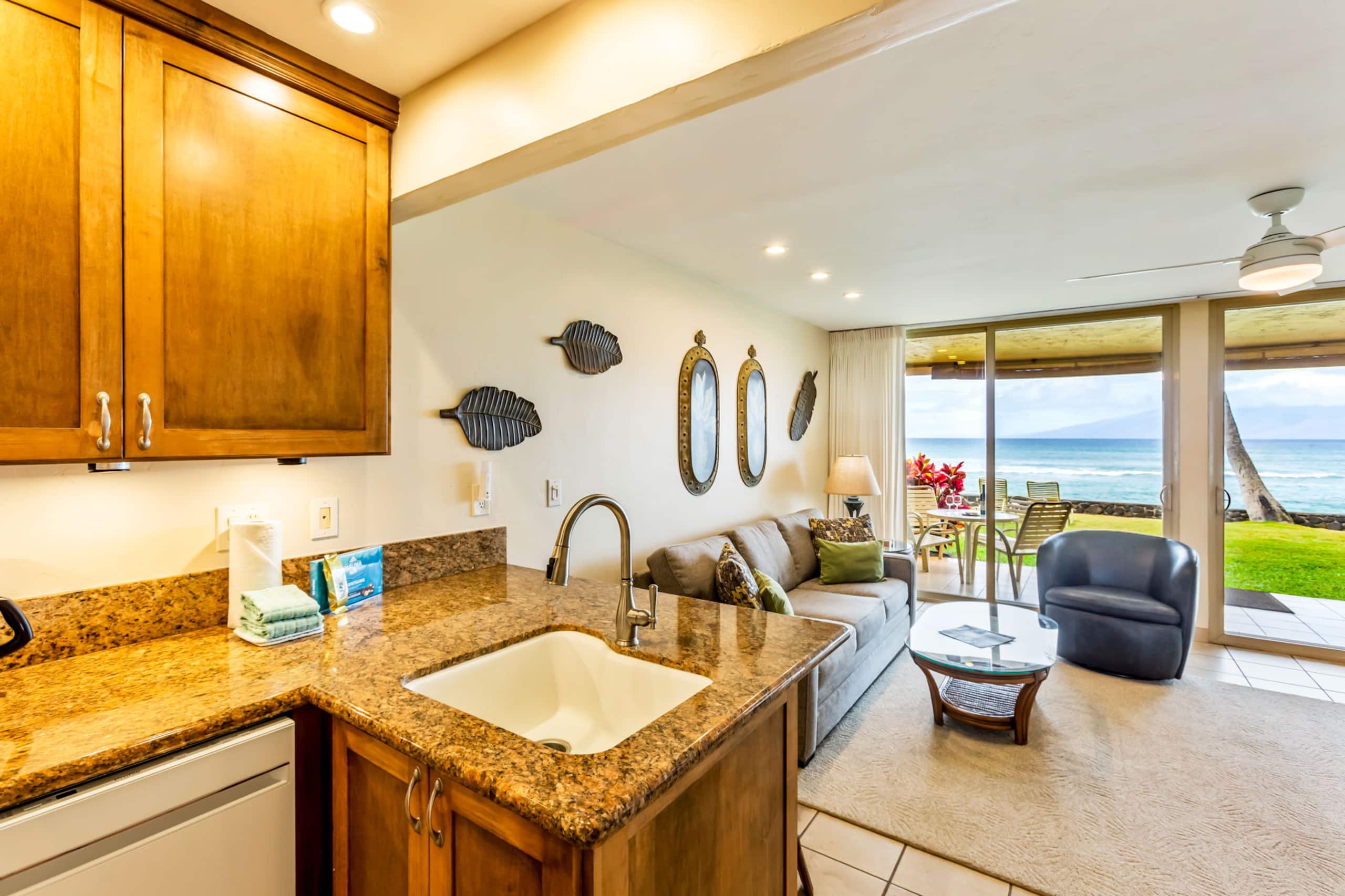 Condo in Lahaina · ★4.89 · 1 bedroom · 1 bed · 1 bath - Image 11