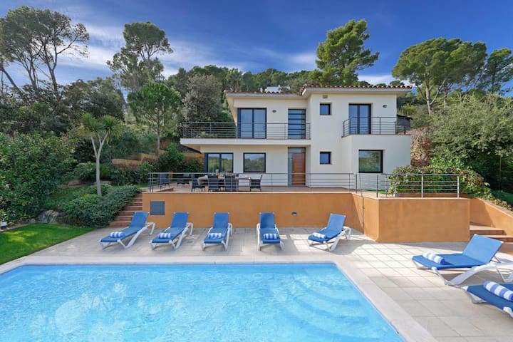 vista mar-megin – beautiful property in a walk dis