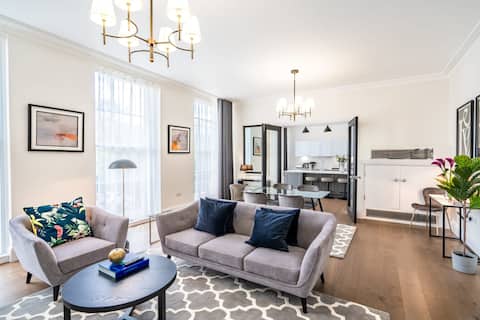 Timeless Two-Bedroom Apartment in Historic Lincoln