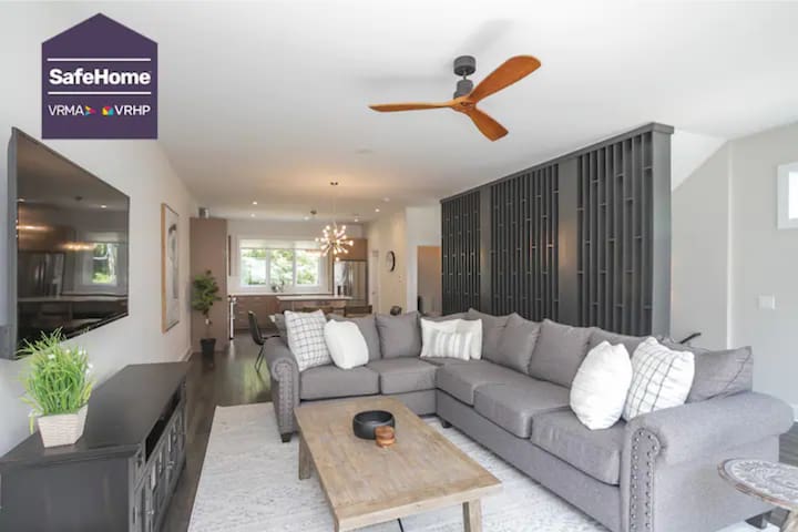 ~Modern & Bright~ 5min to Broadway, keyless, 3Flrs