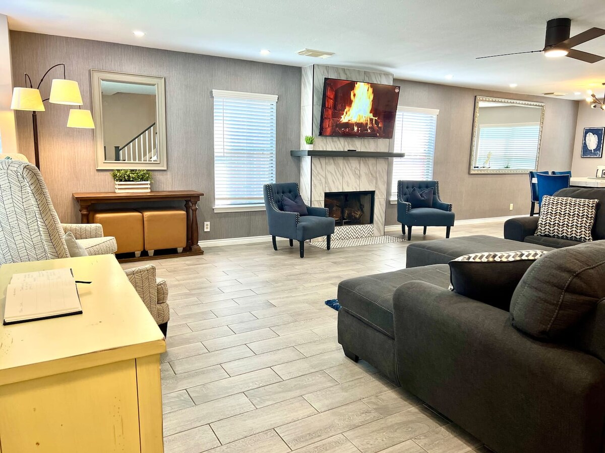 Popular Airbnb listing: Family Retreat near Six Flags Sea World La Cantera in Tanglewoodridge