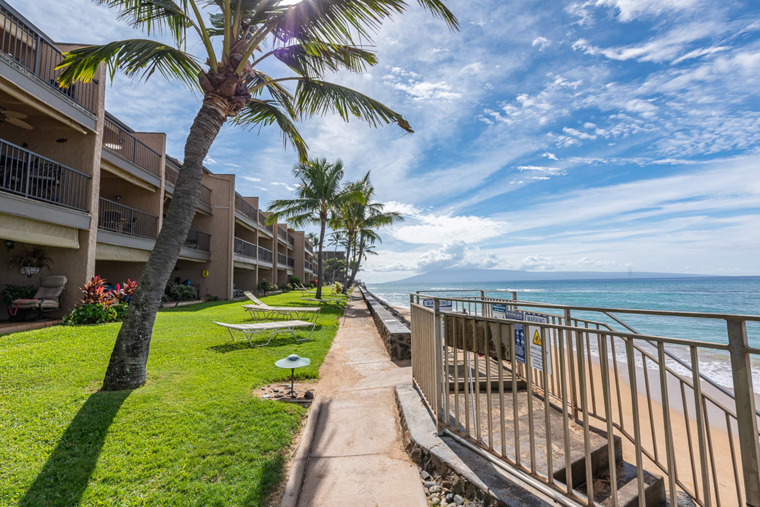 Condo in Lahaina · ★4.91 · 1 bedroom · 1 bed · 1 private bath - Image 19
