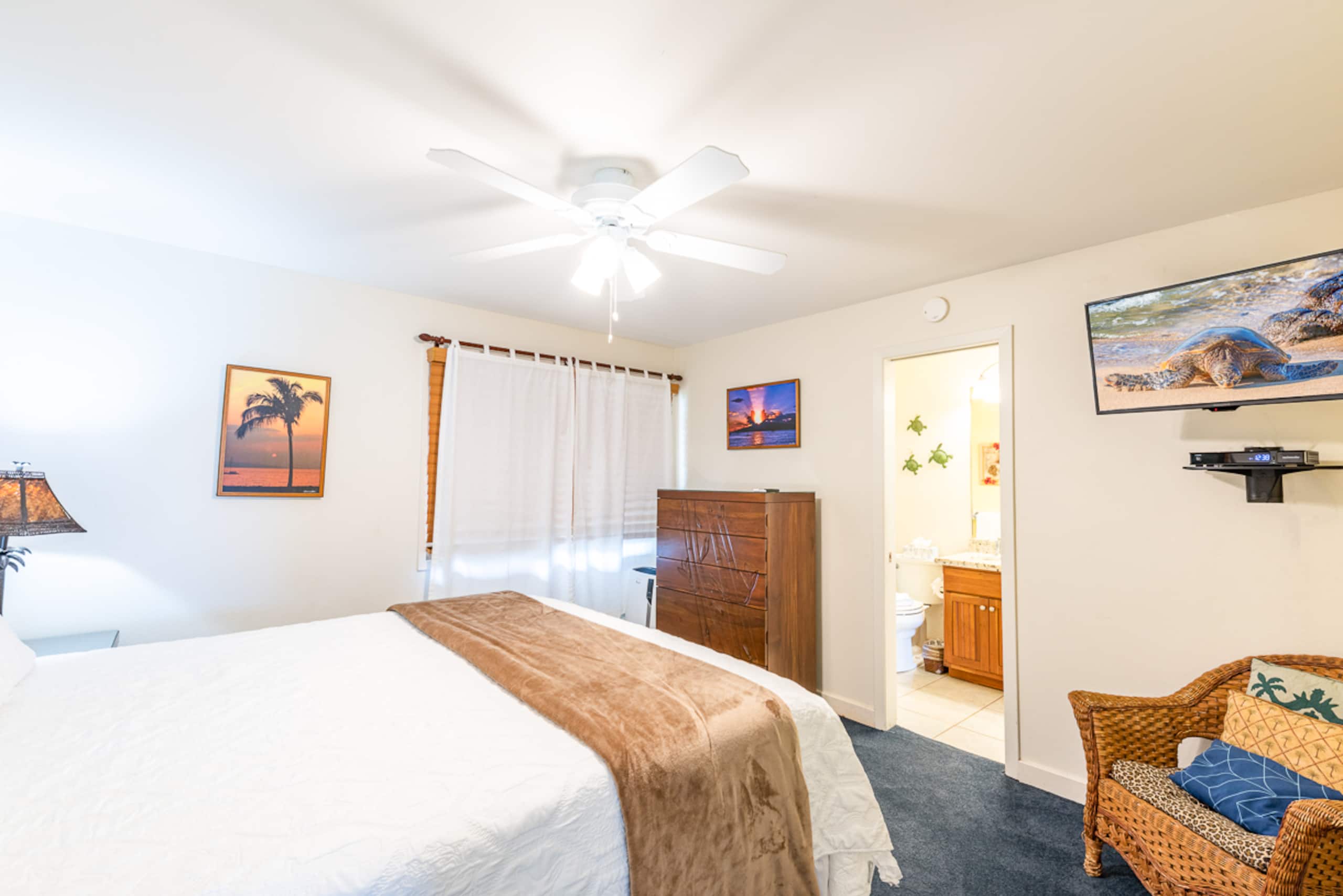 Condo in Lahaina · ★4.91 · 1 bedroom · 1 bed · 1 private bath - Image 17