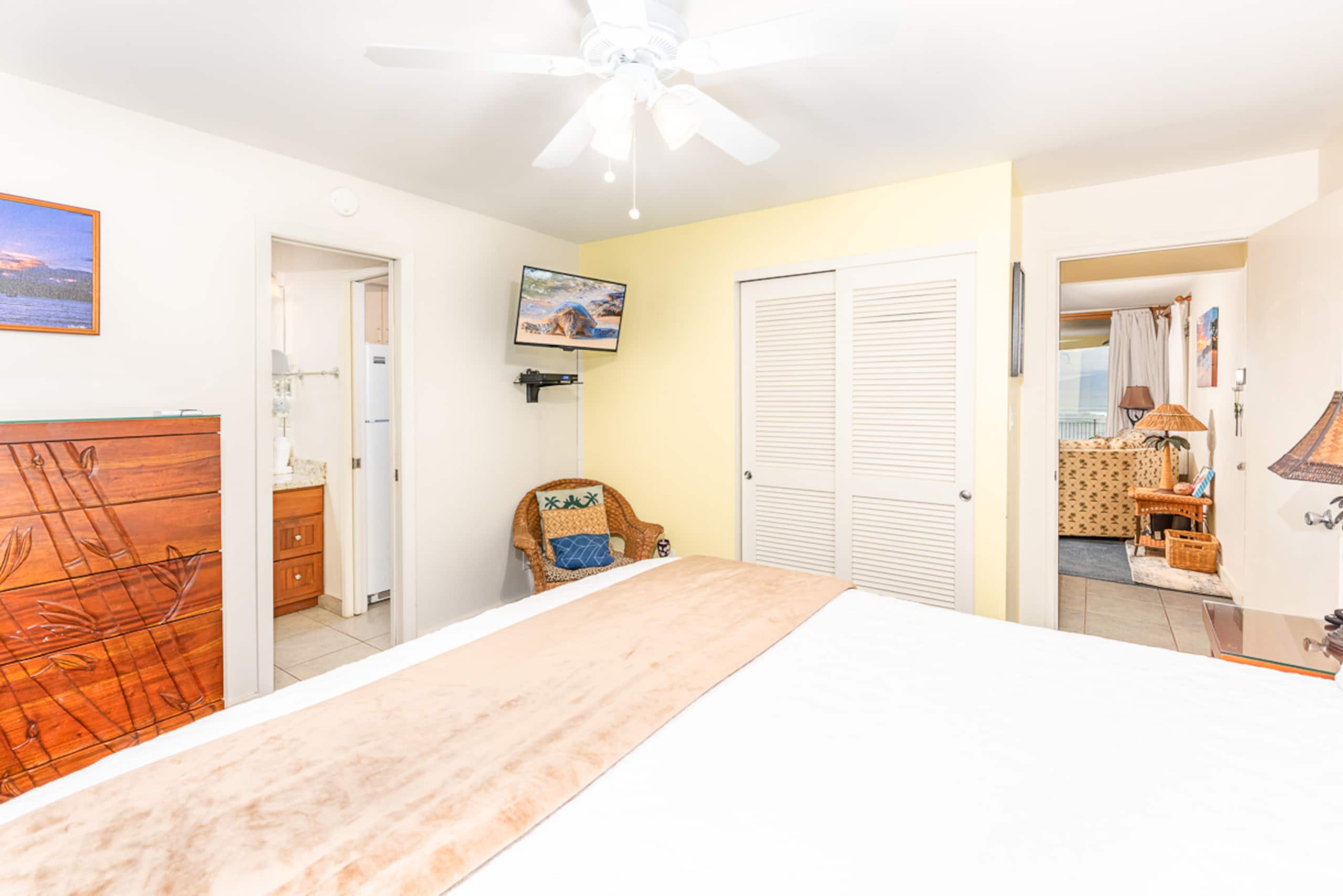 Condo in Lahaina · ★4.91 · 1 bedroom · 1 bed · 1 private bath - Image 14