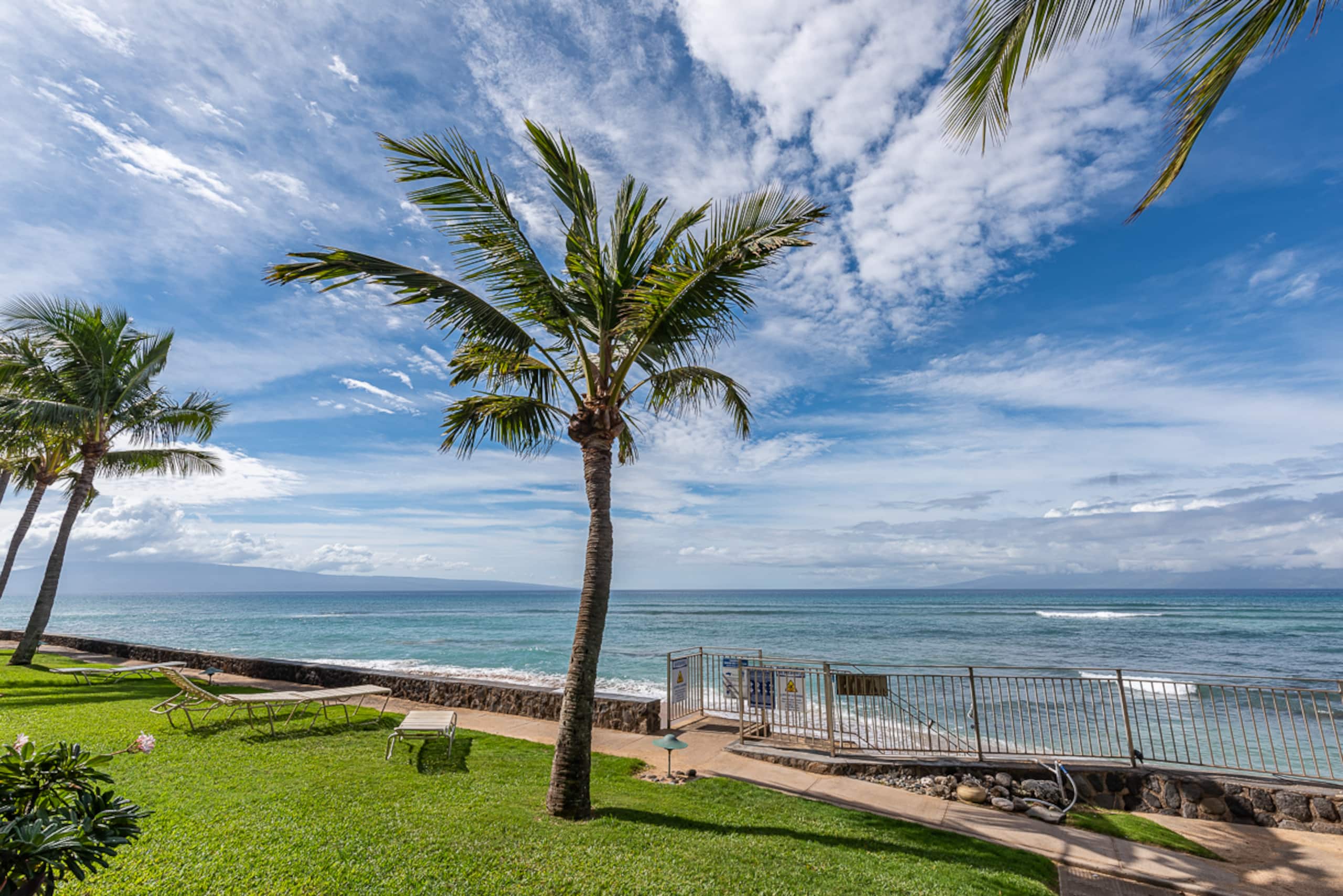 Condo in Lahaina · ★4.91 · 1 bedroom · 1 bed · 1 private bath - Image 28