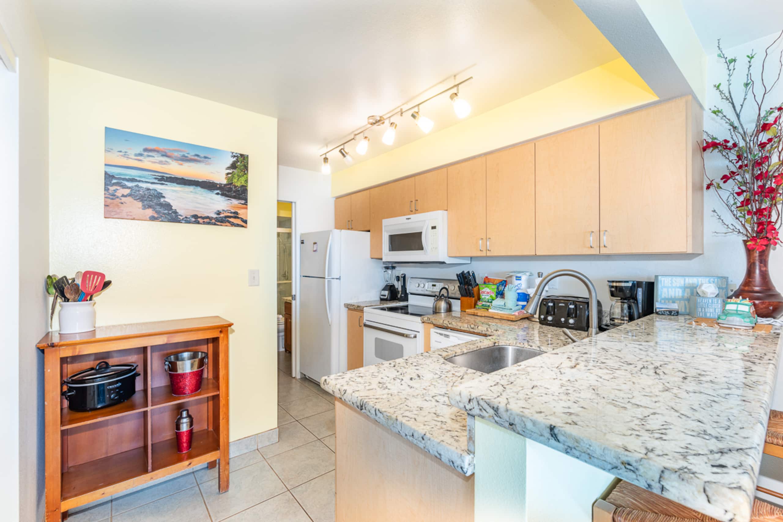 Condo in Lahaina · ★4.91 · 1 bedroom · 1 bed · 1 private bath - Image 12