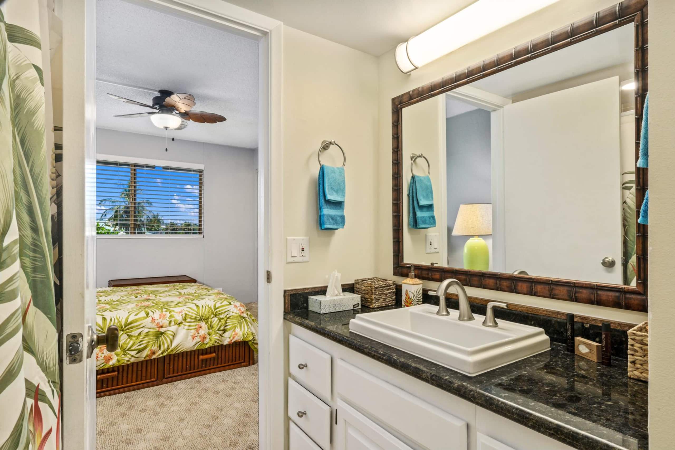 Condo in Kailua-Kona · ★4.67 · 2 bedrooms · 3 beds · 2 shared baths - Image 34