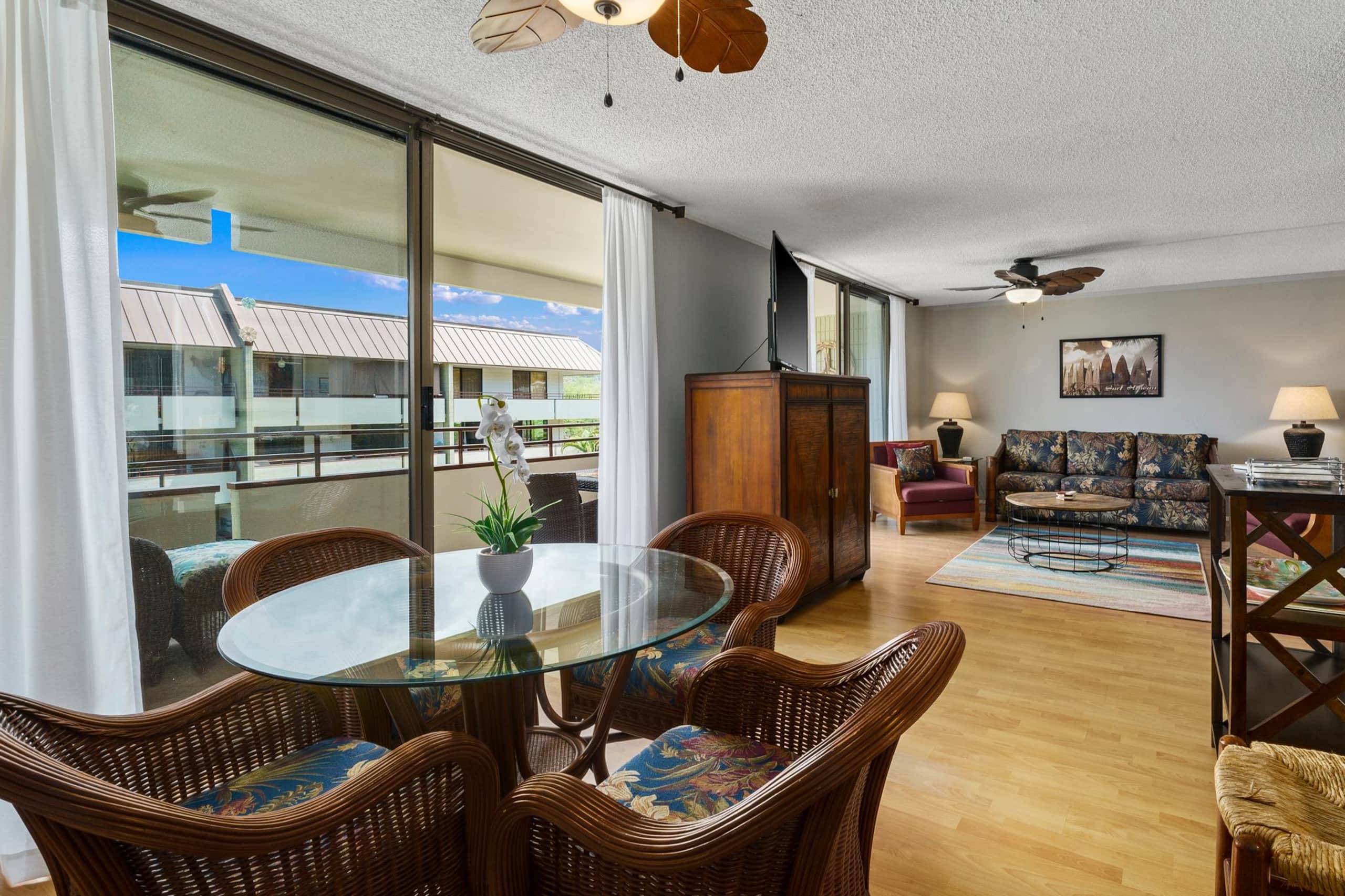 Condo in Kailua-Kona · ★4.67 · 2 bedrooms · 3 beds · 2 shared baths - Image 10