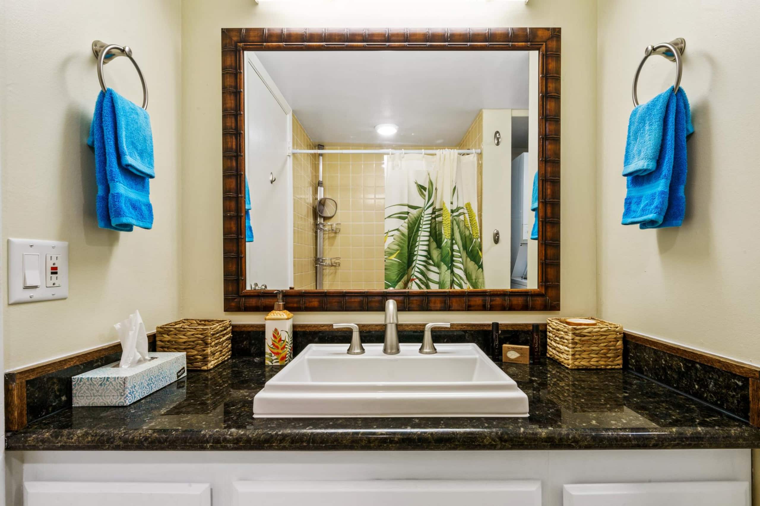 Condo in Kailua-Kona · ★4.67 · 2 bedrooms · 3 beds · 2 shared baths - Image 35