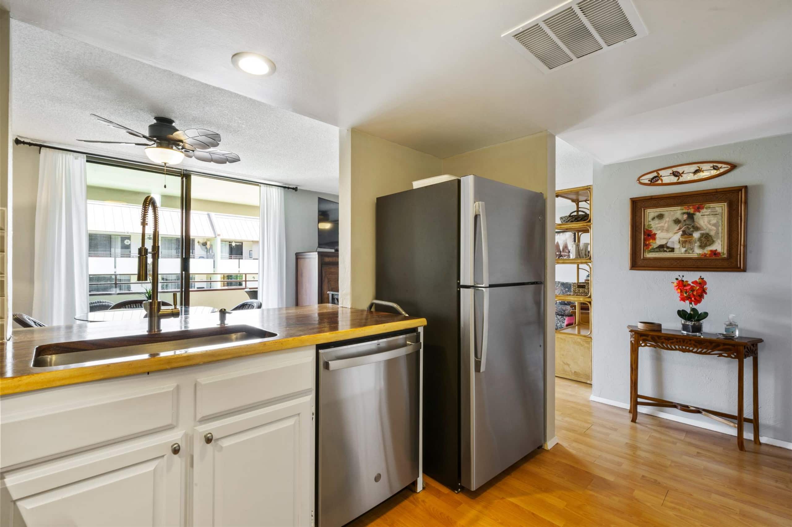 Condo in Kailua-Kona · ★4.67 · 2 bedrooms · 3 beds · 2 shared baths - Image 18