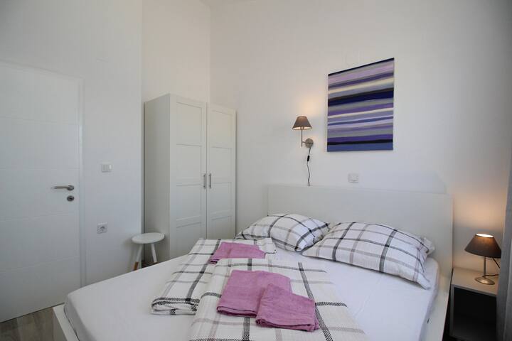 二号卧室，表面： 14平方米