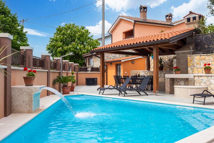 ID Riva Tours managed Airbnb listing 3