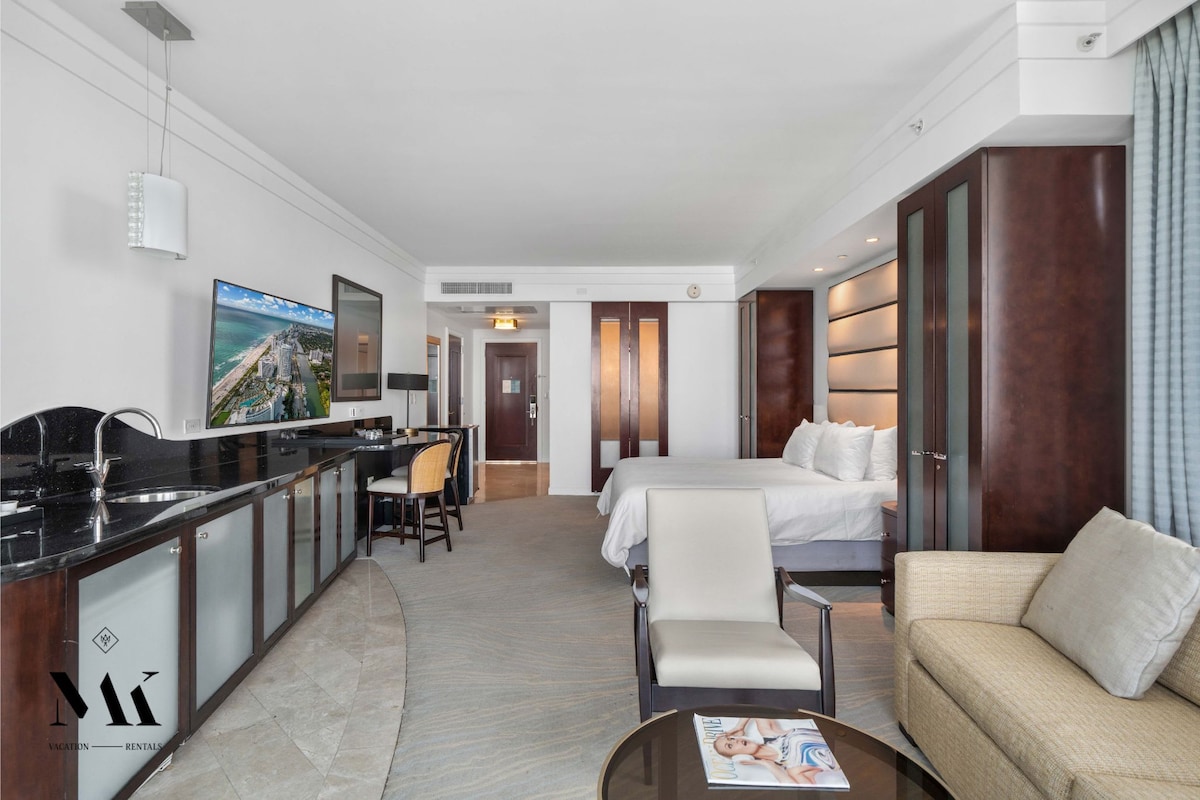 FontaineBleau | High Floor w/ Resort + Ocean Views