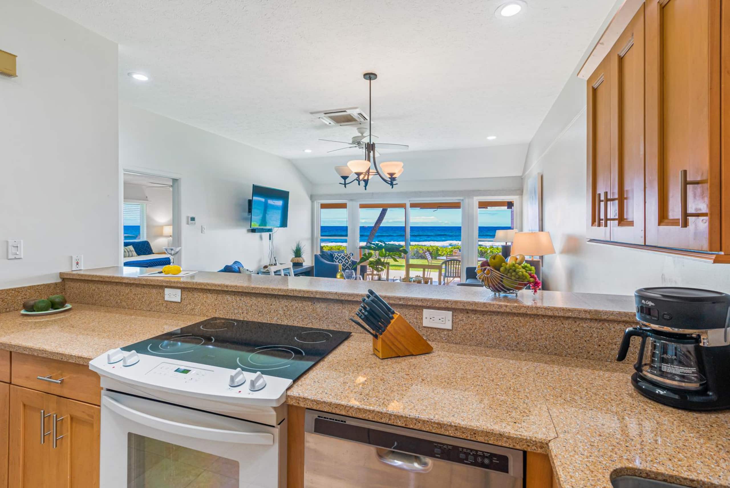 Condo in Lahaina · ★4.71 · 3 bedrooms · 6 beds · 2 private baths - Image 12