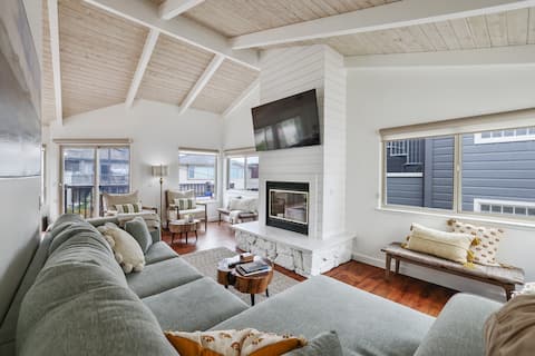 Successful Airbnb property: Cambria by the Sea Near Moonstone beach/park in Cambria