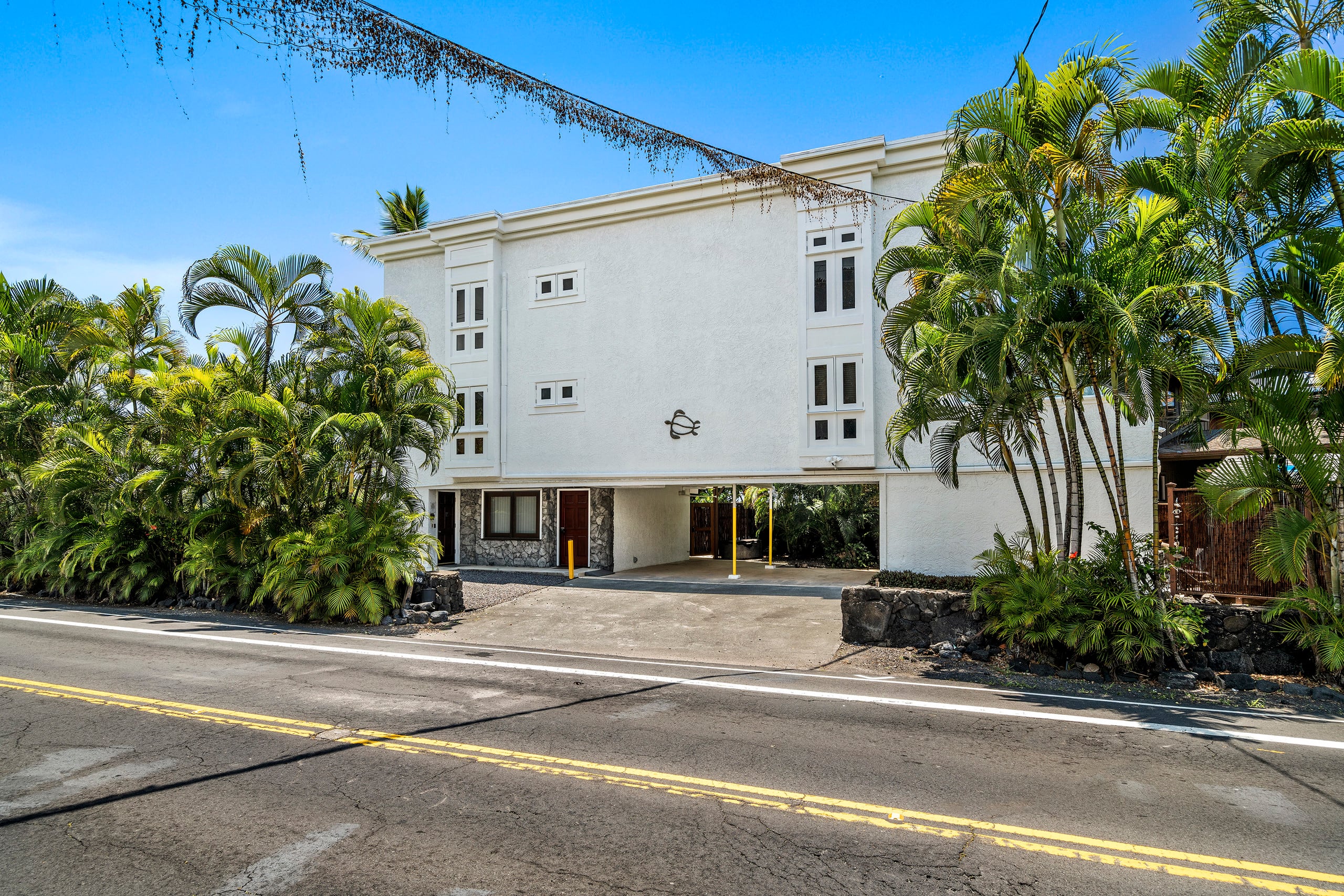 Home in Kailua-Kona · ★4.66 · 5 bedrooms · 8 beds · 5 baths - Image 46