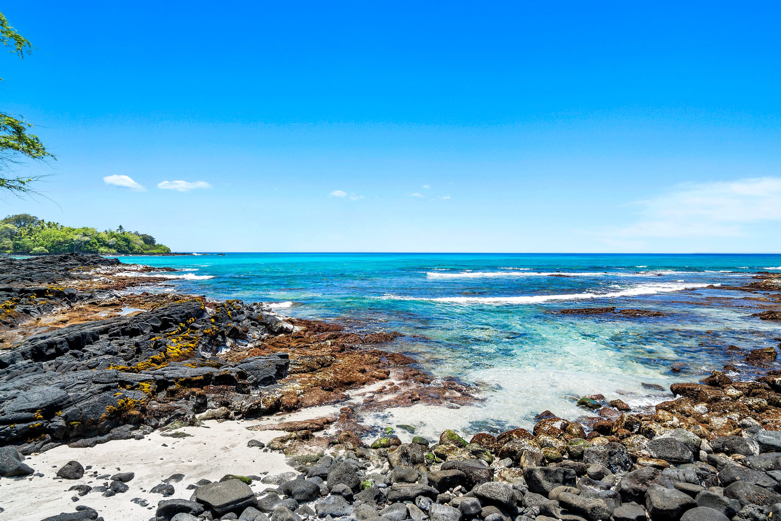 Home in Kailua-Kona · ★4.66 · 5 bedrooms · 8 beds · 5 baths - Image 49
