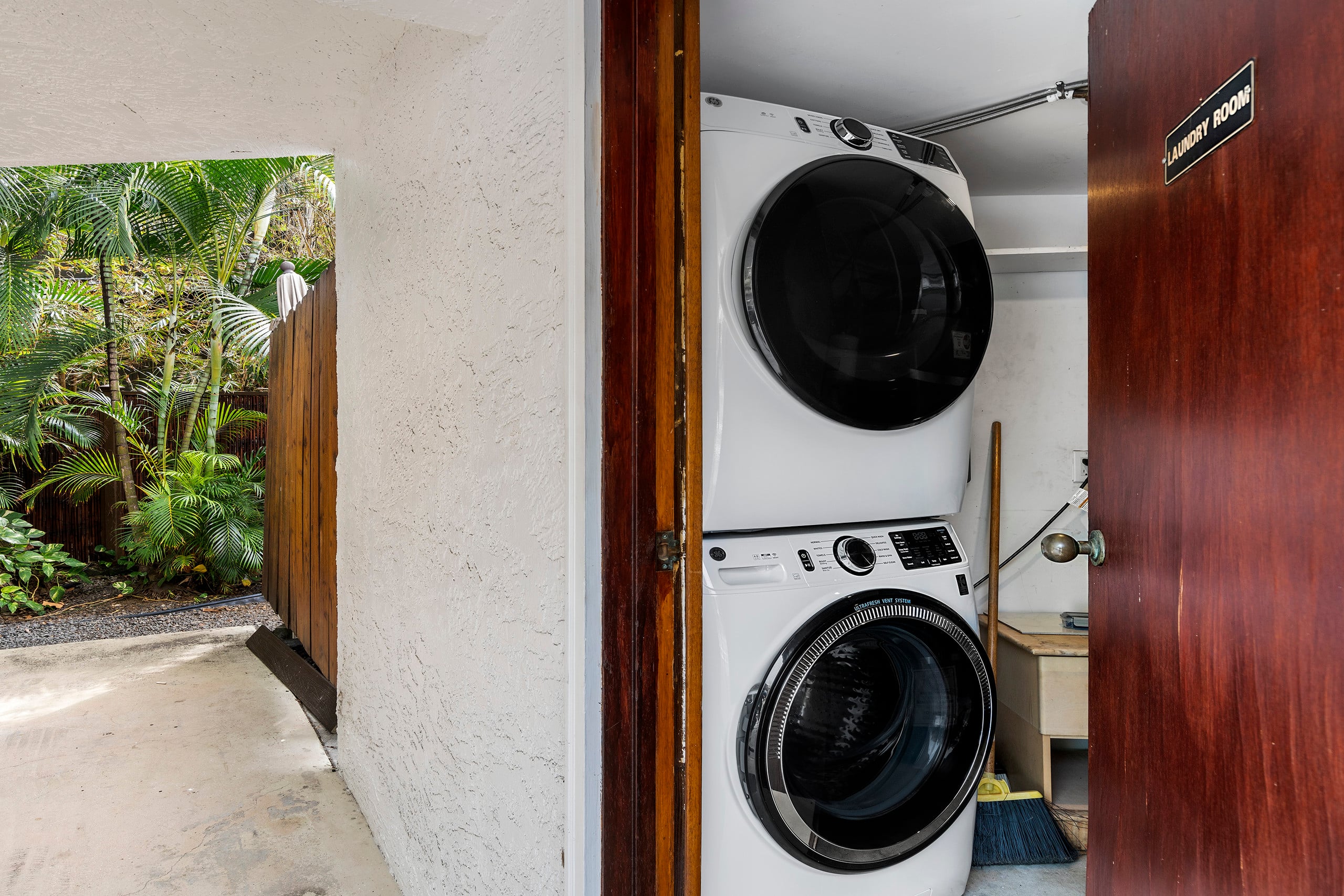 Home in Kailua-Kona · ★4.66 · 5 bedrooms · 8 beds · 5 baths - Image 35