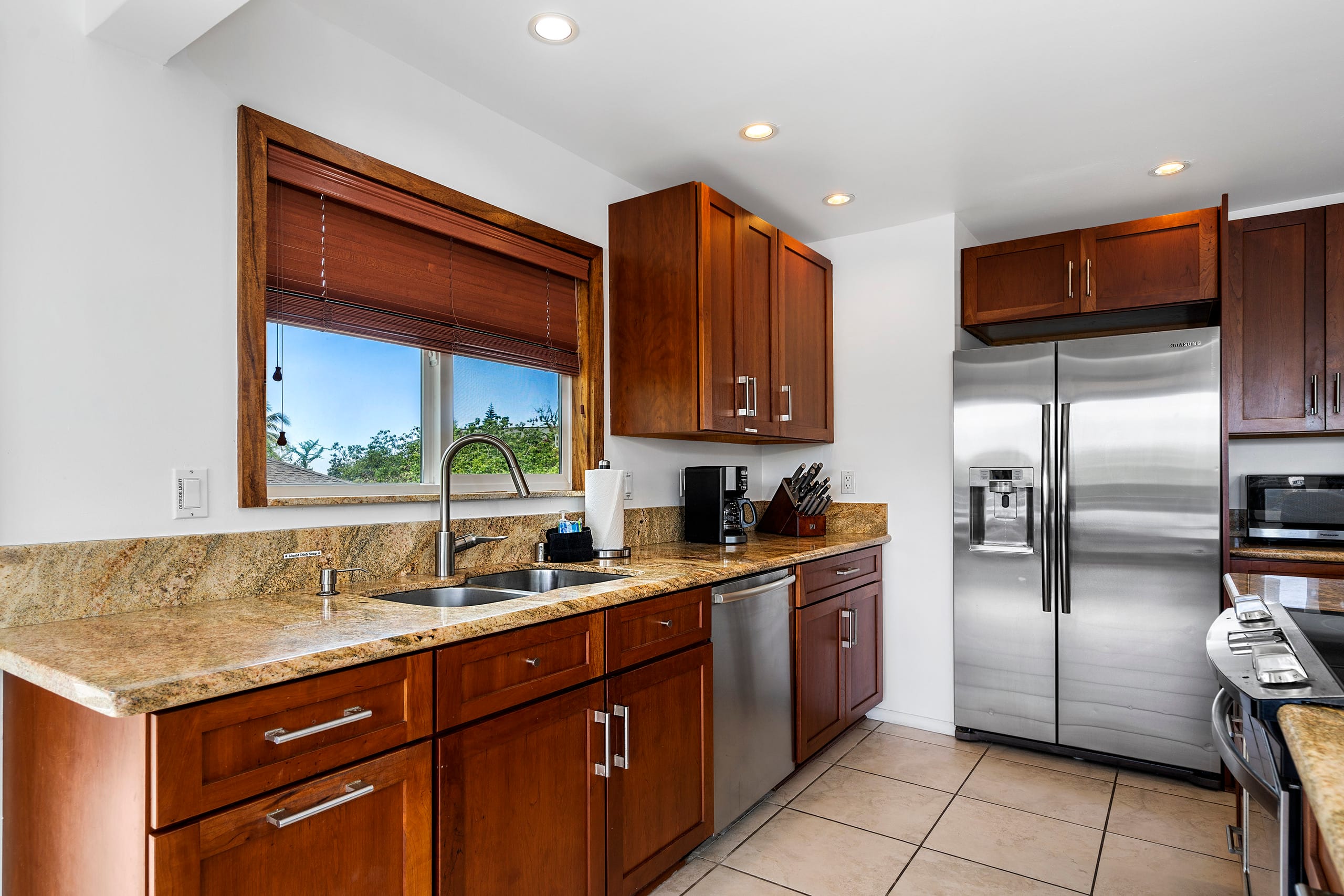 Home in Kailua-Kona · ★4.66 · 5 bedrooms · 8 beds · 5 baths - Image 30