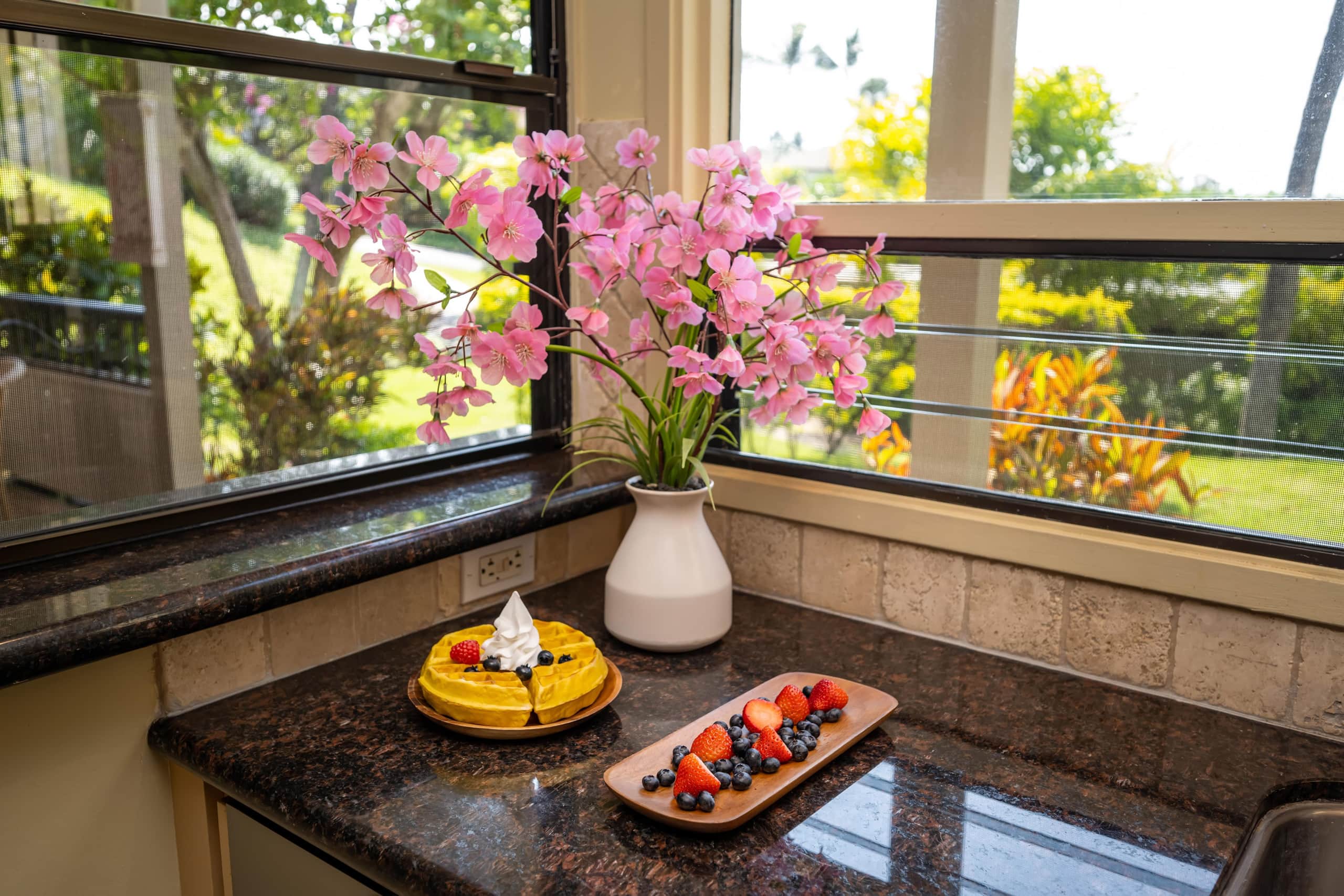 Condo in Kihei · ★5.0 · 1 bedroom · 2 beds · 2 private baths - Image 14