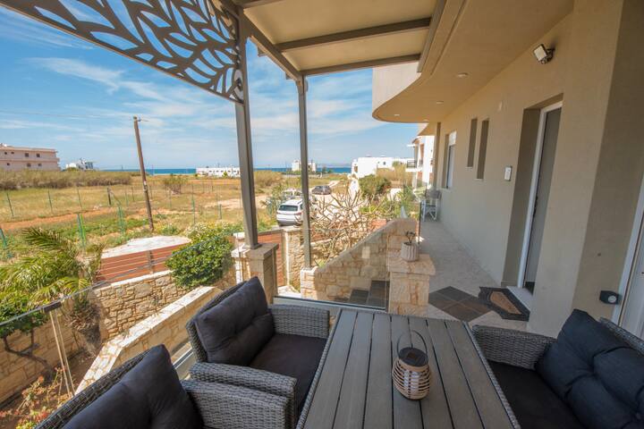 Chic Villa Eleni w/ BBQ, 3min walk to the sea gallery image 2