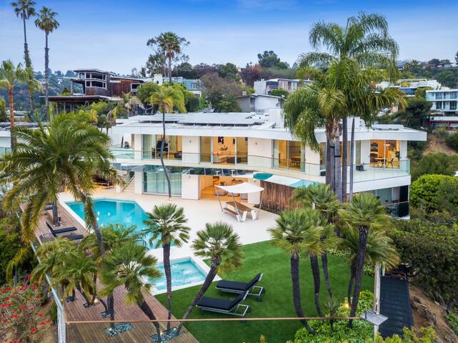 Jetliner by Stay Awhile Villas gallery image 4