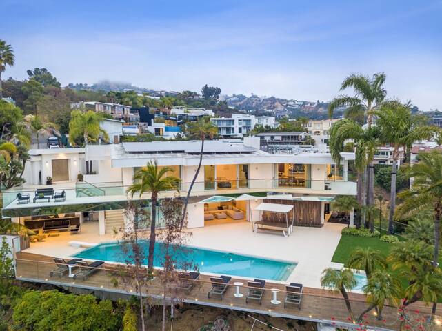 Jetliner by Stay Awhile Villas gallery image 5