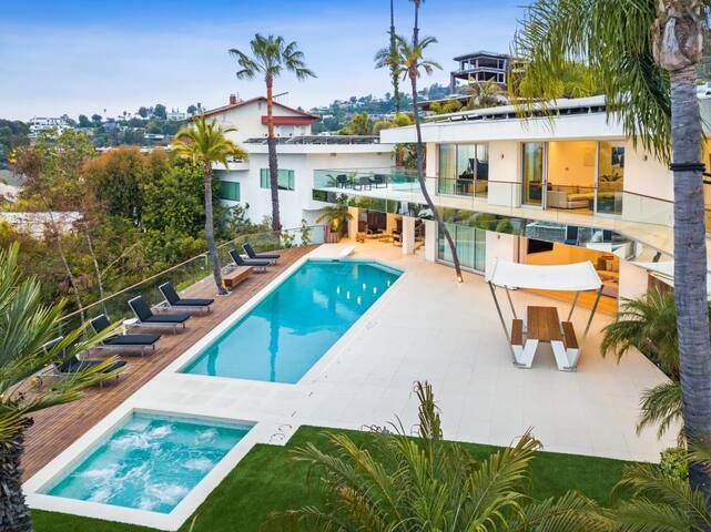 Jetliner by Stay Awhile Villas gallery image 3