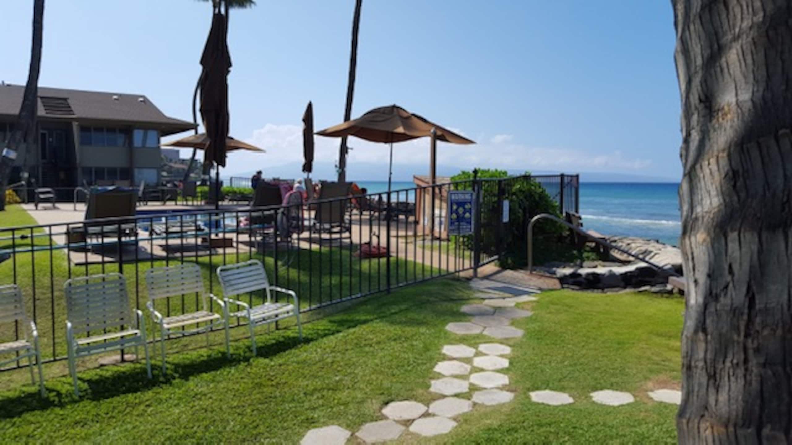 Condo in Lahaina · ★4.71 · 1 bedroom · 1 bed · 1 private bath - Image 9