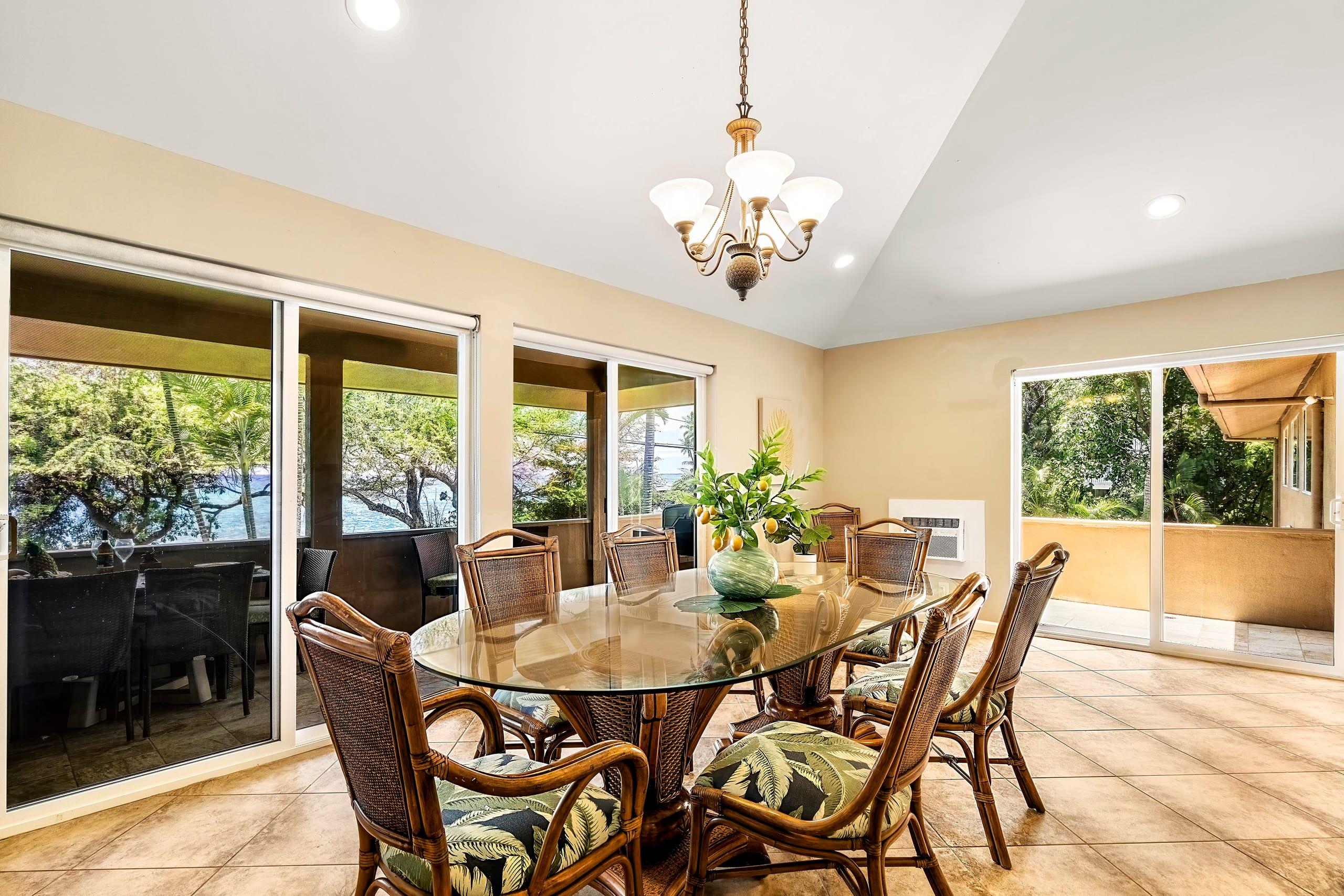 Home in Kailua-Kona · ★4.8 · 5 bedrooms · 6 beds · 3.5 baths - Image 15