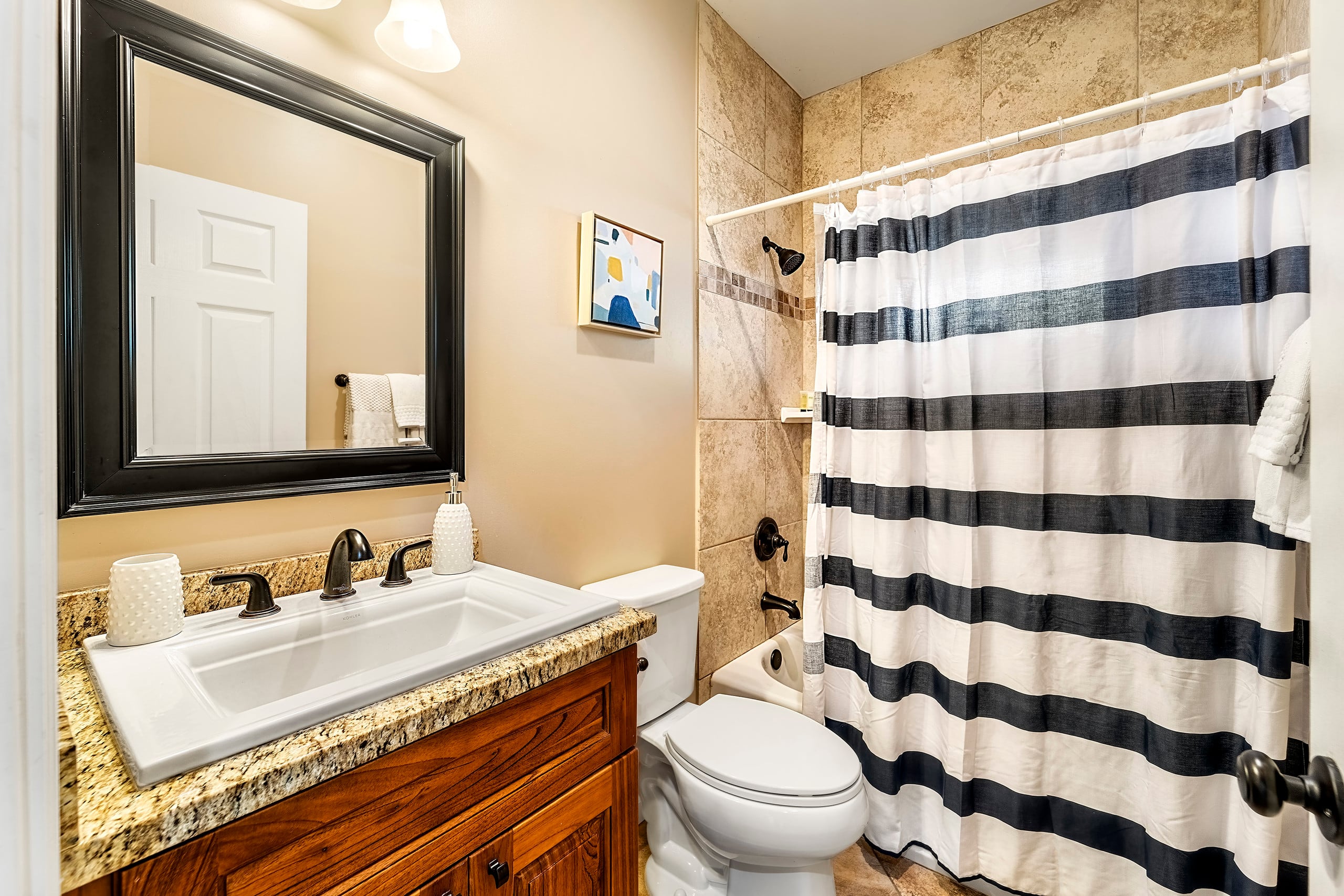 Home in Kailua-Kona · ★4.8 · 5 bedrooms · 6 beds · 3.5 baths - Image 38