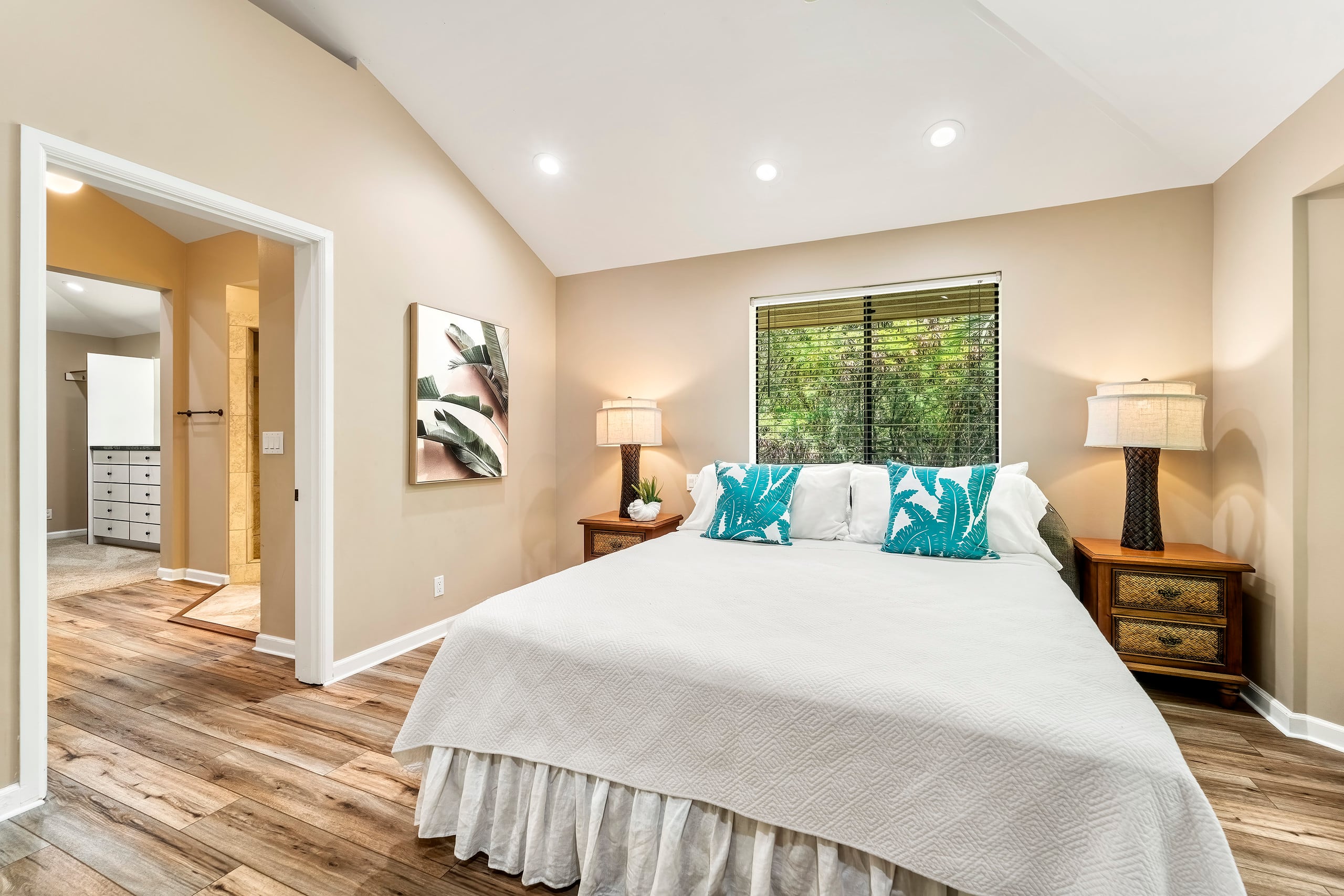 Home in Kailua-Kona · ★4.8 · 5 bedrooms · 6 beds · 3.5 baths - Image 25
