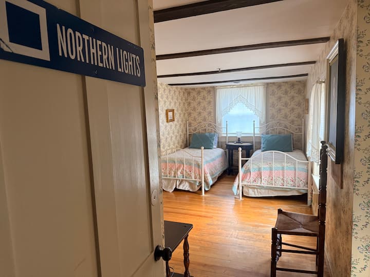 Northern Lights 2 twin beds.  The door between Emerald City and Northern Lights can be closed and locked from either side.