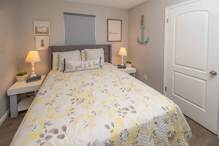 Dormitorio 3 con cama tamaño queen.