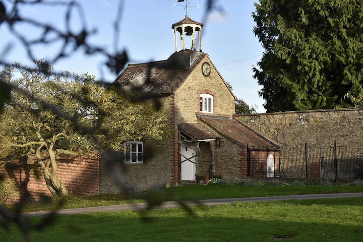 The Clock Tower - Outdoor Bath, Malvern Hills - Ledbury