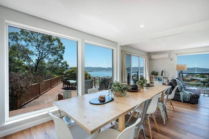 House on the Hill with a View – Sleeps 12, 3 Bath gallery image 3