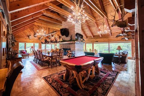 The Royal Stag Lodge - riverfront on the Au Sable