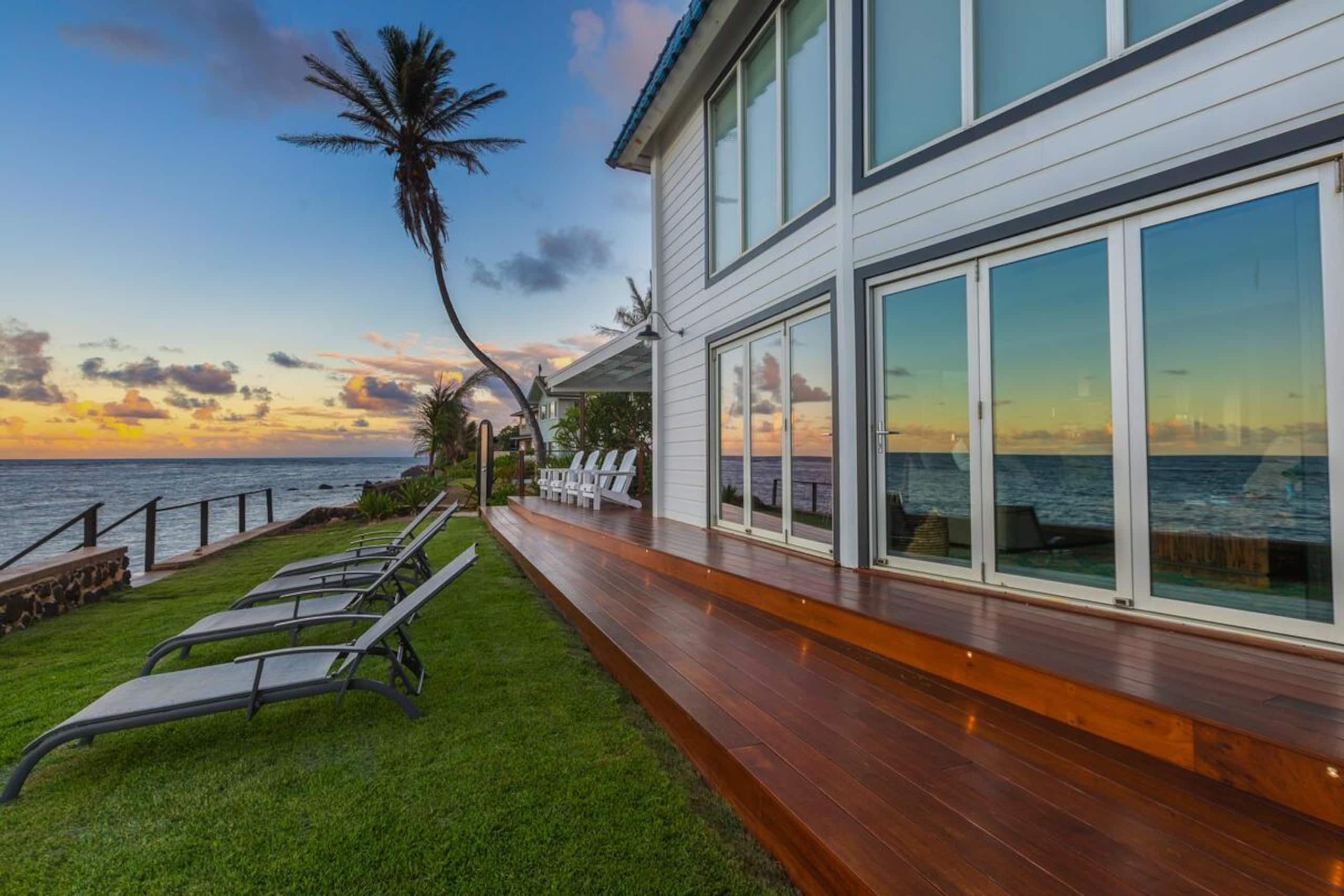 Modern, Beachfront 4 Bdrm - Eastside Retreat with - Photo 30