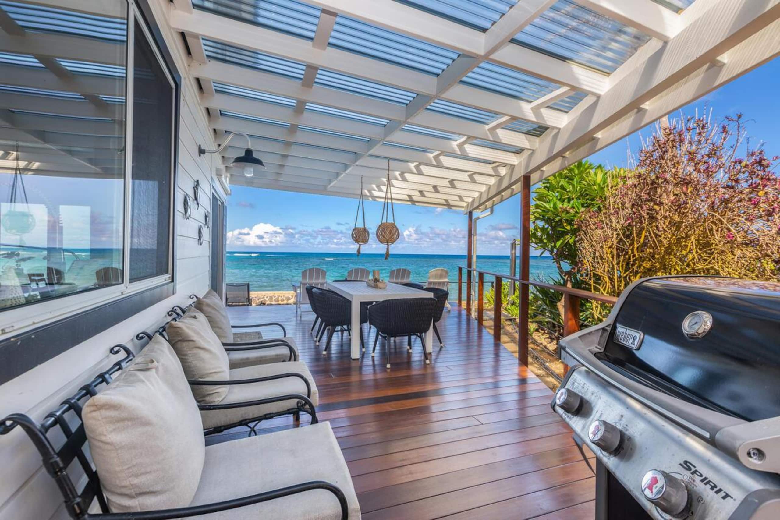 Modern, Beachfront 4 Bdrm - Eastside Retreat with - Photo 21